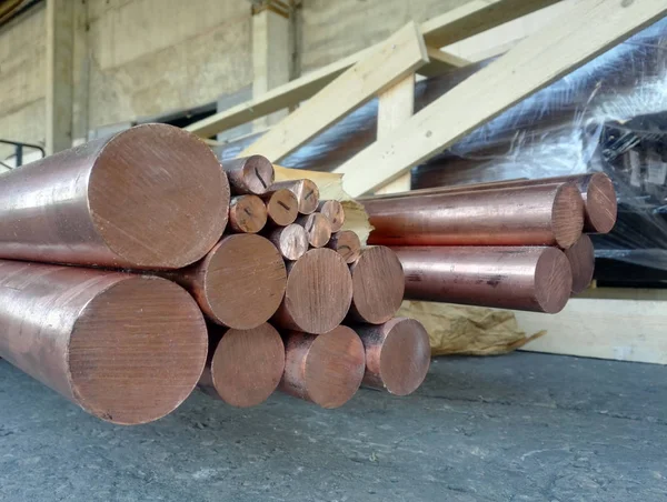 Extremidades Barras Cobre Redondas Tarugos Vários Diâmetros Armazém — Fotografia de Stock