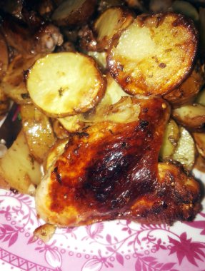 patates ile kızarmış tavuk yemek
