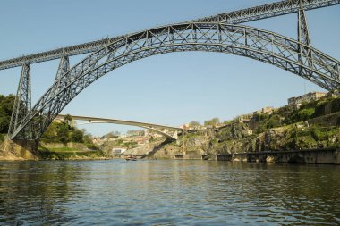 Porto, Portekiz Douro nehrinde Infante ve Maria Pia köprüler