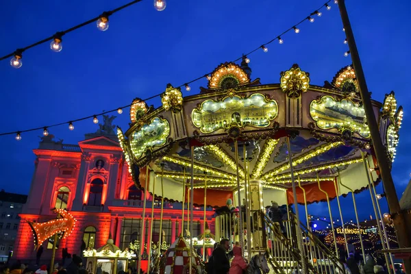 Zürich Zwitserland December 2018 Kinderen Met Plezier Carrousel Traditionele Kerstmarkt — Stockfoto
