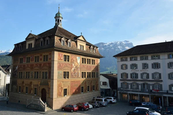 Plaza de la ciudad de Schwyz en Suiza — Foto de Stock
