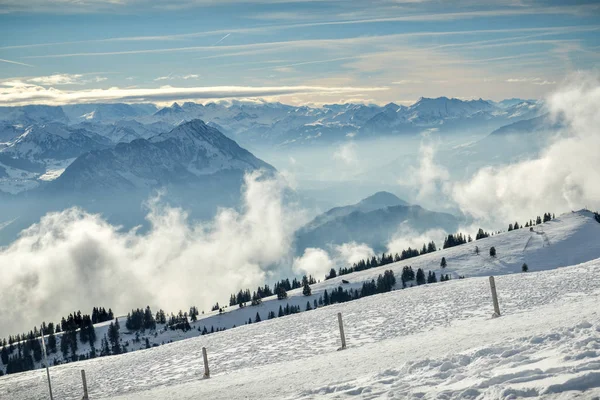 Prachtige Wolken Verhogen Boven Zwitserse Alpen Gezien Vanaf Top Van — Stockfoto