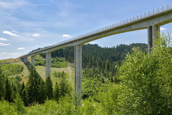 Puente Valy, el puente más alto de Eslovaquia, pero también en el centro — Foto de Stock