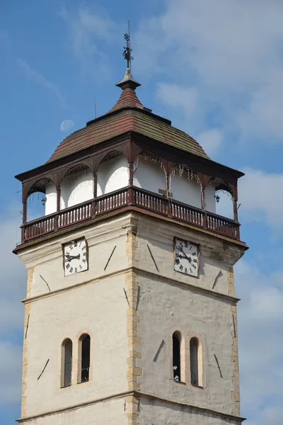 A szlovákiai Roznava város őrzőtornyának tetején — Stock Fotó