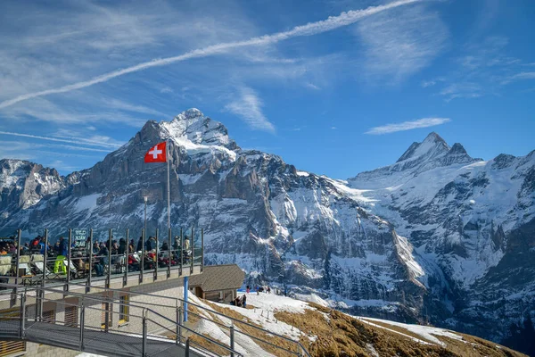 Grindelwald Suiza Febrero 2020 Los Turistas Toman Aperitivos Con Hermosas — Foto de Stock