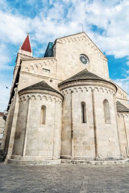 Cathedral St. Lawrence bir Roma Katolik Üçlü naved Bazilikası'na Romanesk-Gotik Trogir, Hırvatistan için inşa var. Dini mimari. Seyahat hedef.