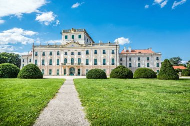 Esterhazy castle park Fertod, Macaristan ile. Mimari sahne. Seyahat hedef.
