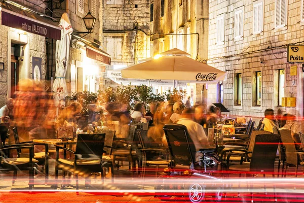 Trogir Croatia July 2017 Tourists Having Dinner Restaurant Night Trogir — Stock Photo, Image