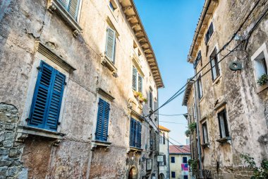 Groznjan, Istria, Hırvatistan tarihi binalarda. Mimari sahne. Seyahat hedef.