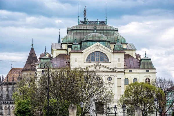 Kosice Slovakya Bina Ünlü Devlet Tiyatrosu Mimari Sahne Seyahat Hedef — Stok fotoğraf