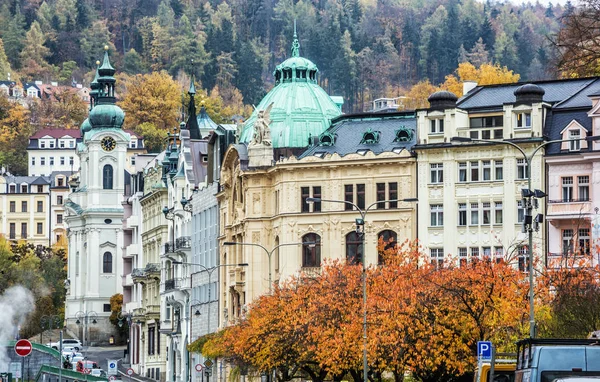 Karlovy Vary Ville Avec Église Sainte Marie Madeleine République Tchèque — Photo