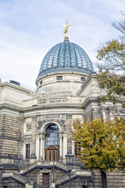 Dresden Güzel Sanatlar Akademisi, Almanya. Mimari sahne. Seyahat hedef.