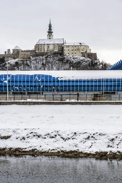 Burg Fußballstadion Und Fluss Nitra Slowakei Winterszene Reiseziel — Stockfoto