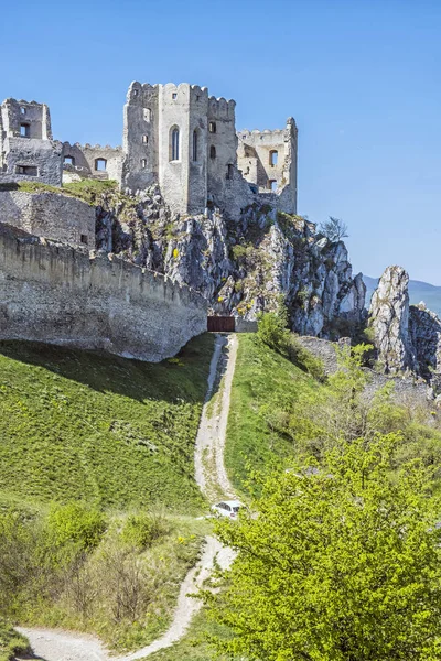 BECKOV castle ruins, Slowakije — Stockfoto