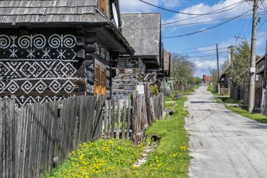 Boyalı halk evleri, Cicmany, Slovakya
