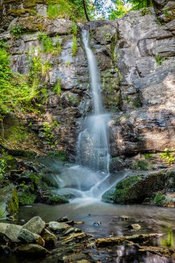 Starohutsky Şelalesi, Slovakya Cumhuriyeti, Orta Avrupa. Mevsimsel doğal sahne. Doğada güzellik.