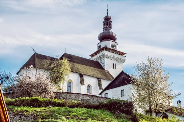 Slovakya Nın Banska Bela Köyündeki Evangelist Aziz John Kilisesi Dini — Stok fotoğraf