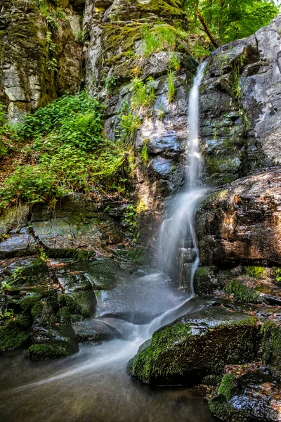 Starohutsky Şelalesi, Slovakya Cumhuriyeti, Orta Avrupa. Mevsimsel doğal sahne. Doğada güzellik.