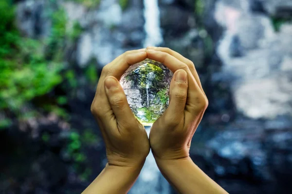 Starohutsky Vattenfall Slovakien Centraleuropa Scen Med Händer Och Linsboll Skönhet — Stockfoto