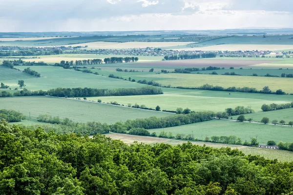 Landskap Med Fält Från Oponice Slottsruiner Slovakien Säsongsmässig Naturlig Scen — Stockfoto