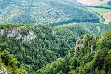 Muran ovası, Slovakya Cumhuriyeti, Orta Avrupa. Seyahat güzergahı. Mevsimsel doğal sahne.