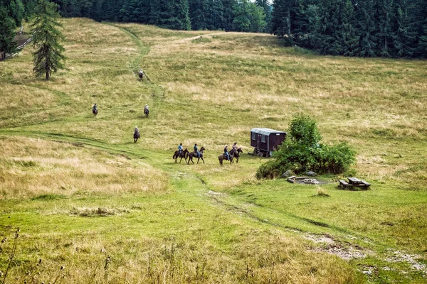 Männer Auf Pferden Muranebene Slowakische Republik Europa Reiseziel Saisonale Naturszene — Stockfoto