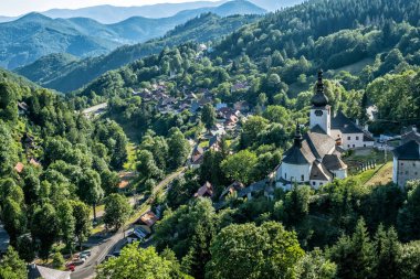 Tanrı 'nın Dönüşümü Kilisesi, İspanyol Dolina Köyü, Slovak Cumhuriyeti. Dini mimari.