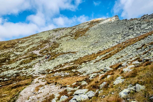 Muitos Turistas Que Vão Para Pico Koprovsky Altas Montanhas Tatras — Fotografia de Stock