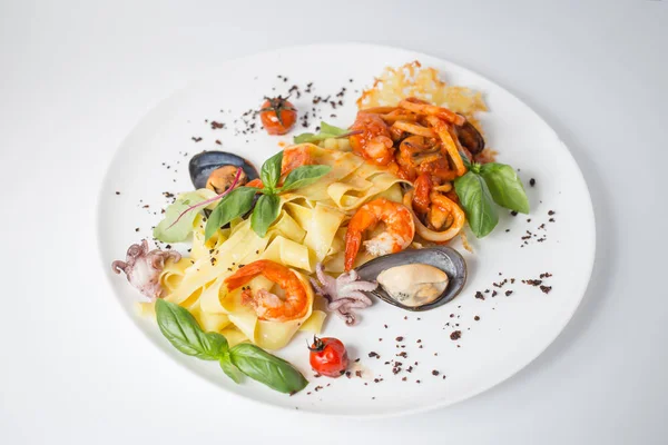 Pastas Mariscos Con Mejillones Pulpo Camarones Verde — Foto de Stock