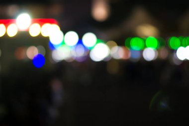 Soyut şehir sokak ışık bokeh, renkli ve koyu arka plan bulanıklık geceleri, defocused.