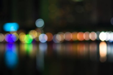 Soyut şehir sokak ışık bokeh, renkli ve koyu arka plan bulanıklık geceleri, defocused.