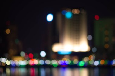 Soyut şehir sokak ışık bokeh, renkli ve koyu arka plan bulanıklık geceleri, defocused.