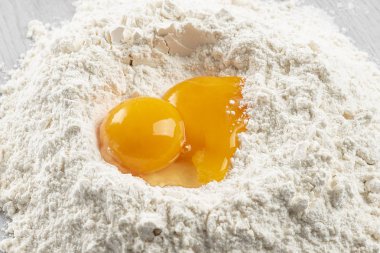 un hamur tablo için yumurta sarısı ile yığını