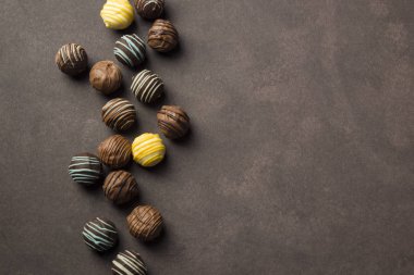 çeşitli çikolatalar