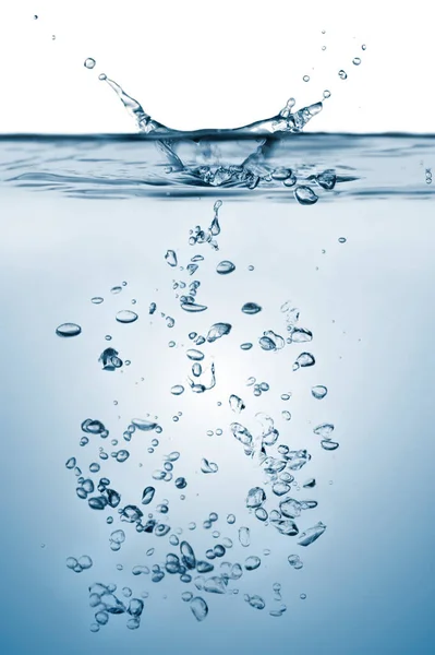 Ondas Água Com Bolhas Spalsh Isolado Fundo Branco — Fotografia de Stock