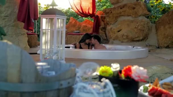 Couple Love Enjoying Vacation Exterior Pool Sunset — Stock Video