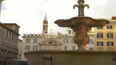 İtalya, Roma Piazza Farnese-20 Kasım Bernini ve binaların 2017 Çeşmesi 