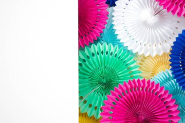 Kartları, afiş, davetiye, tasarım tebrik için Doğum günü veya parti öğeleri. Çok renkli parti öğeler çerçeveli Doğum günü.