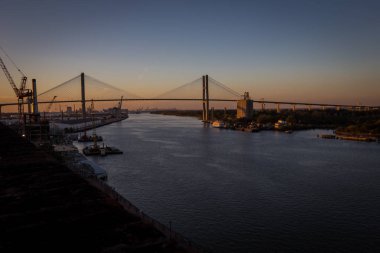Savannah, Ga Bridge'de doğru görüntülemek