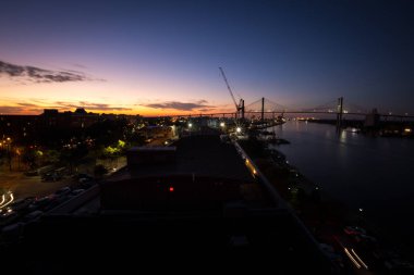 Savannah, Ga Bridge'de doğru görüntülemek
