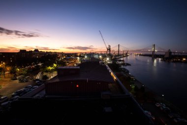 Savannah, Ga Bridge'de doğru görüntülemek