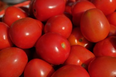 Parlak turkuaz turkuaz deniz manzarası ve Tayland 'ın doğusundaki en güzel sahil şeridinin mavi gökyüzü..  