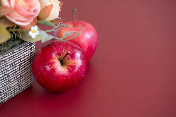 Two Red Gala Apples Mahogany Background Closeup Macro View — Stock Photo, Image