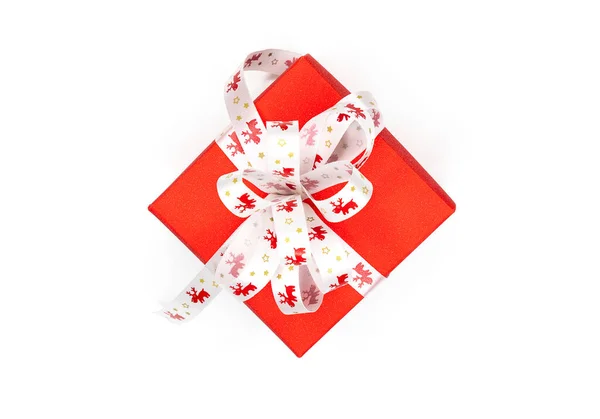 Uma Bela Caixa Presente Vermelha Com Delicadas Fitas Vermelhas Brancas — Fotografia de Stock