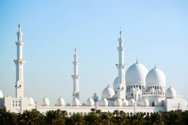 Abu Dabi, BAE - Şeyh Zayed Camii, Abu Dabi 'nin büyük beyaz mermer camii..