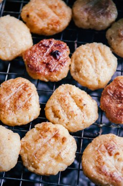 Khao Ji ya da Khao Jee, Tayland usulü yumurtalı pilav - Tayland usulü geleneksel sokak yemeği