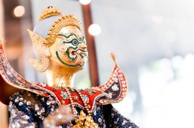 Thai kuklası (Hun Lakorn Lek) Ramayana destansı şiirinden.