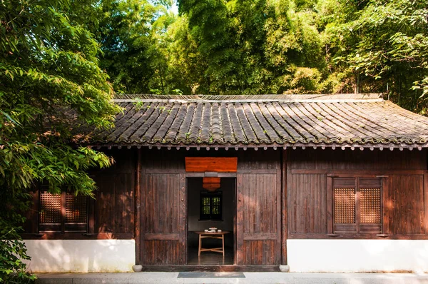 18 AUG, Hangzhou, Çin: Lingyin Tapınağı Budist Manastırı yakınlarındaki 