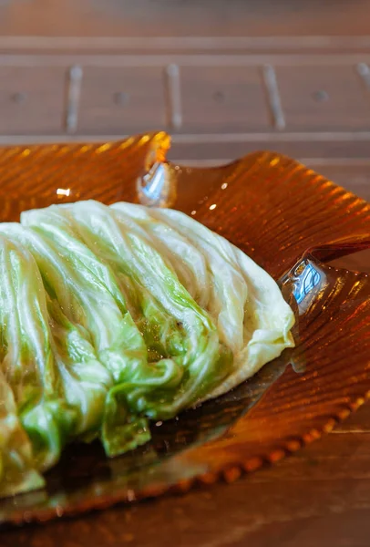 Comida Tailandesa Mesa Revuelva Col Fresca Frita Con Salsa Pescado — Foto de Stock