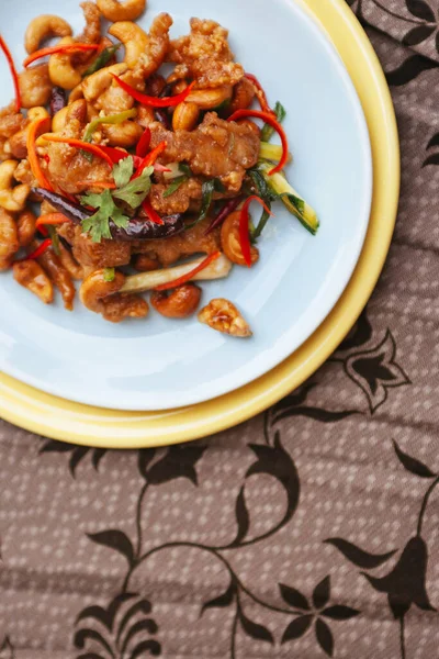 Asian Stir Frittieren Huhn Cashewnuss Mit Chilischoten Und Gemüse Draufsicht — Stockfoto